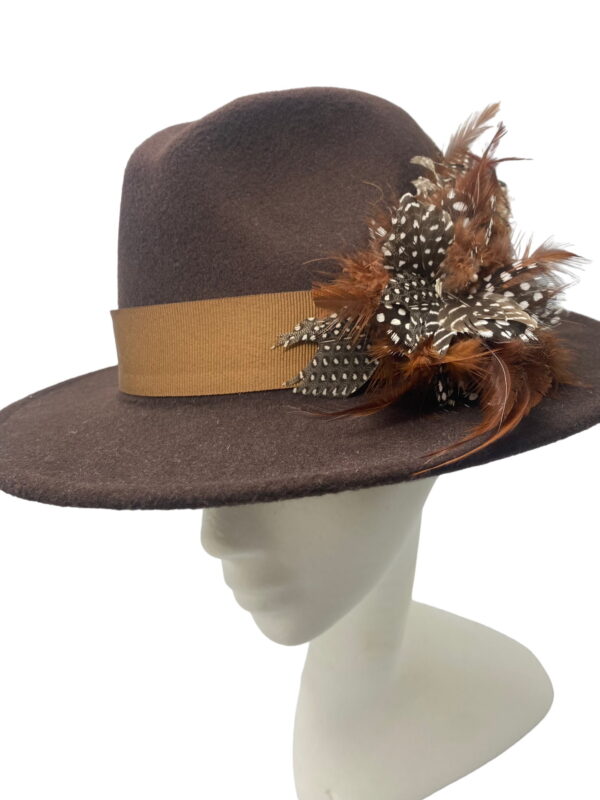 Chocolate brown fedora hat 56-58cm with stunning feather detail to finish.